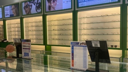 Showroom măt kính BuTiTan