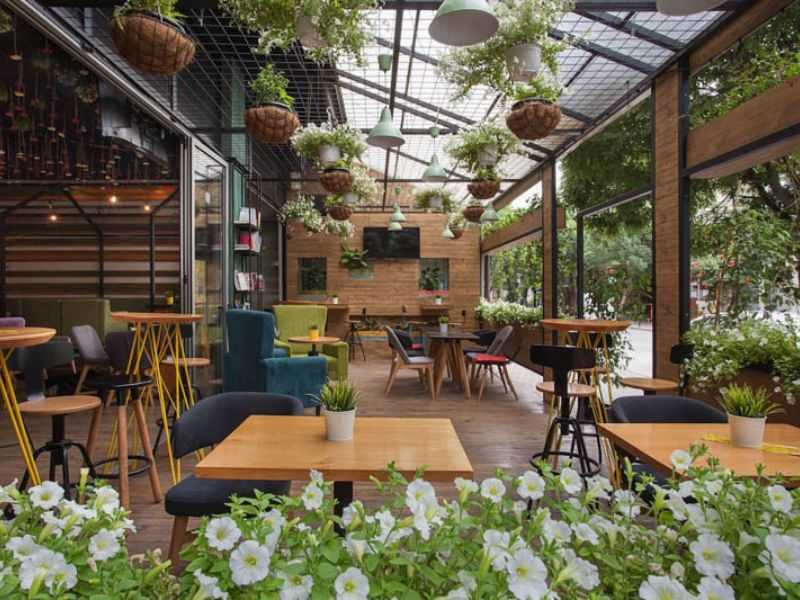 Decor Quán Cà Phê Nhỏ Kết Hợp Sân Vườn