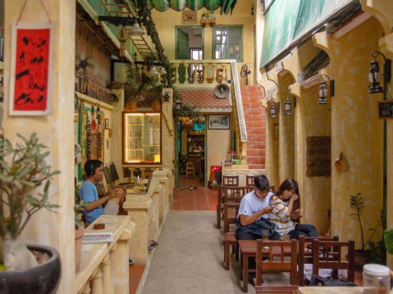 Decor Quán Cà Phê Nhỏ Trong Hẻm