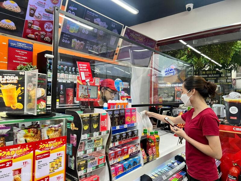 Yếu Tố Ảnh Hưởng Đến Doanh Thu Cửa Hàng Tiện Lợi & Cách Tăng Hiệu Quả