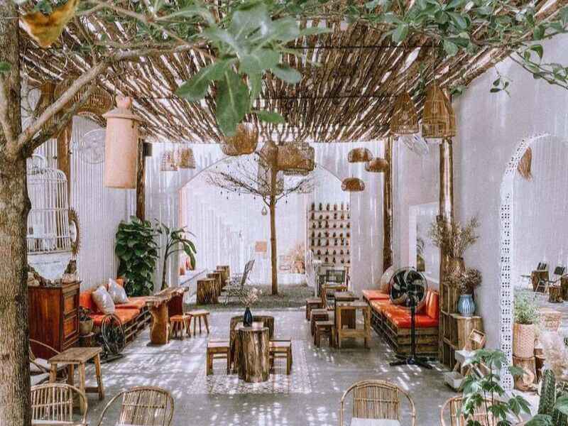 Setup Quán Cafe Sân Vườn Theo Phong Cách Rustic