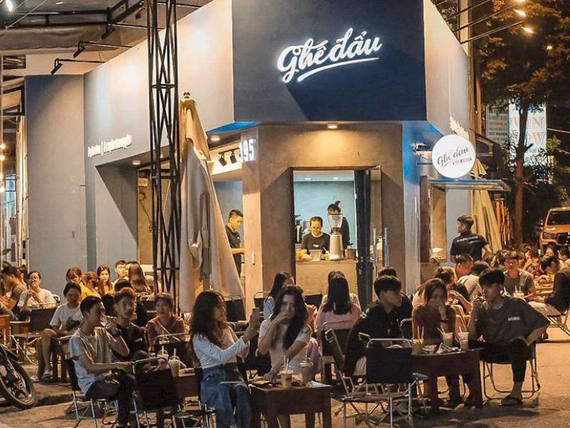 Thiết Kế Quán Cafe Mặt Tiền 5m Có Gì Khác So Với Mặt Bằng Rộng?