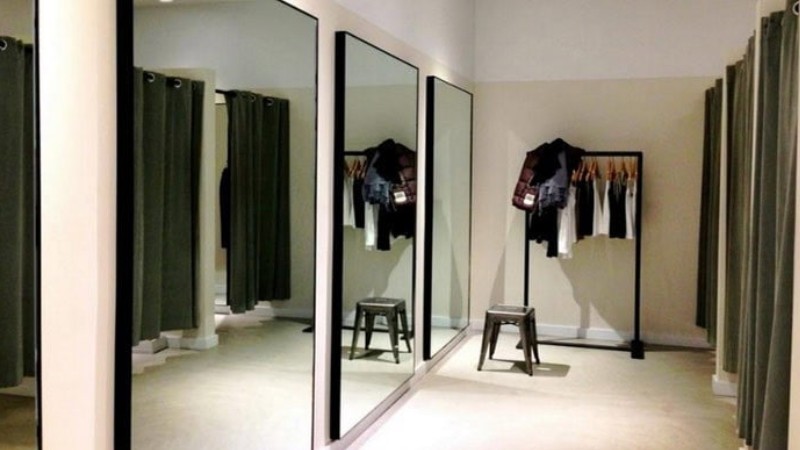 Trang trí shop quần áo khu vực phòng thử đồ
